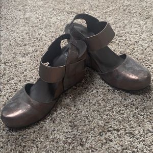 Corky Metallic Silver Wedges